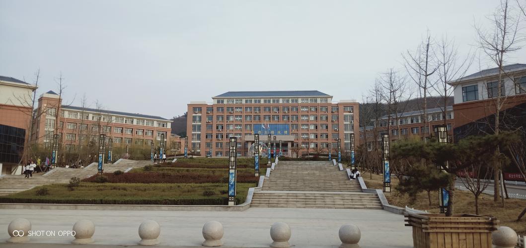 临沂市信息工程学校始建于1986年,是首批